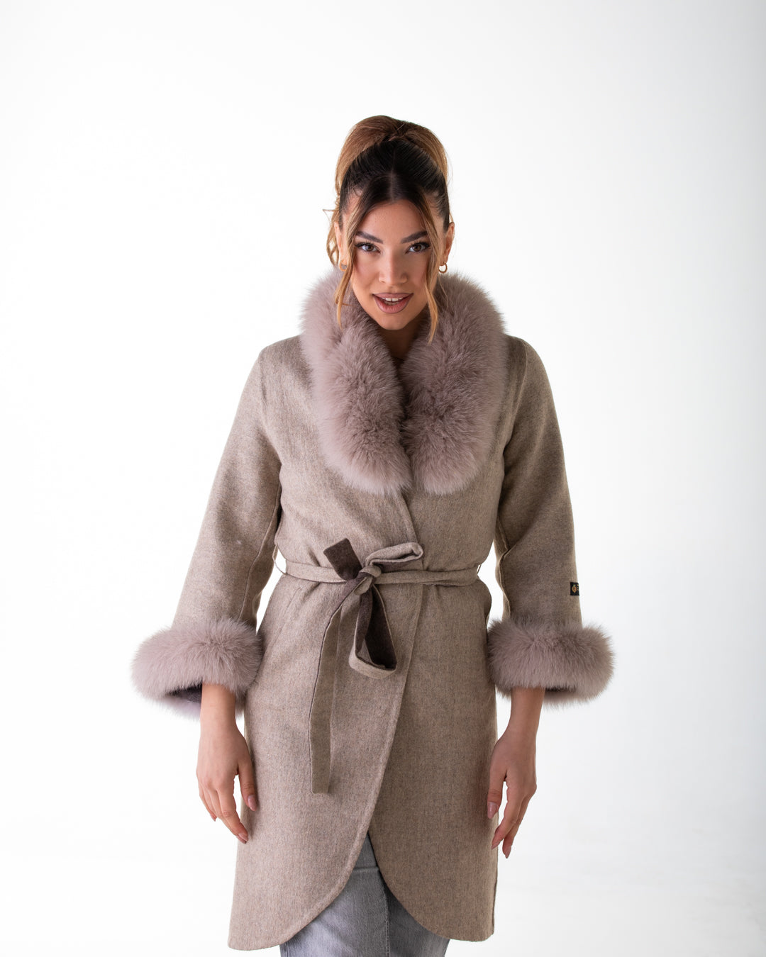 Alpaka Women's Cashmere Coat with Arctic Fox Fur